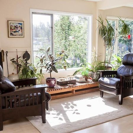Hidden Valley Bed And Breakfast Уайтхорс Экстерьер фото